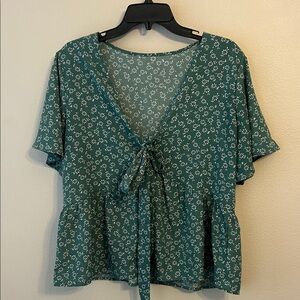 Green Floral tie Blouse Size Large